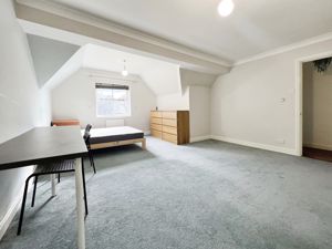 Master bedroom- click for photo gallery